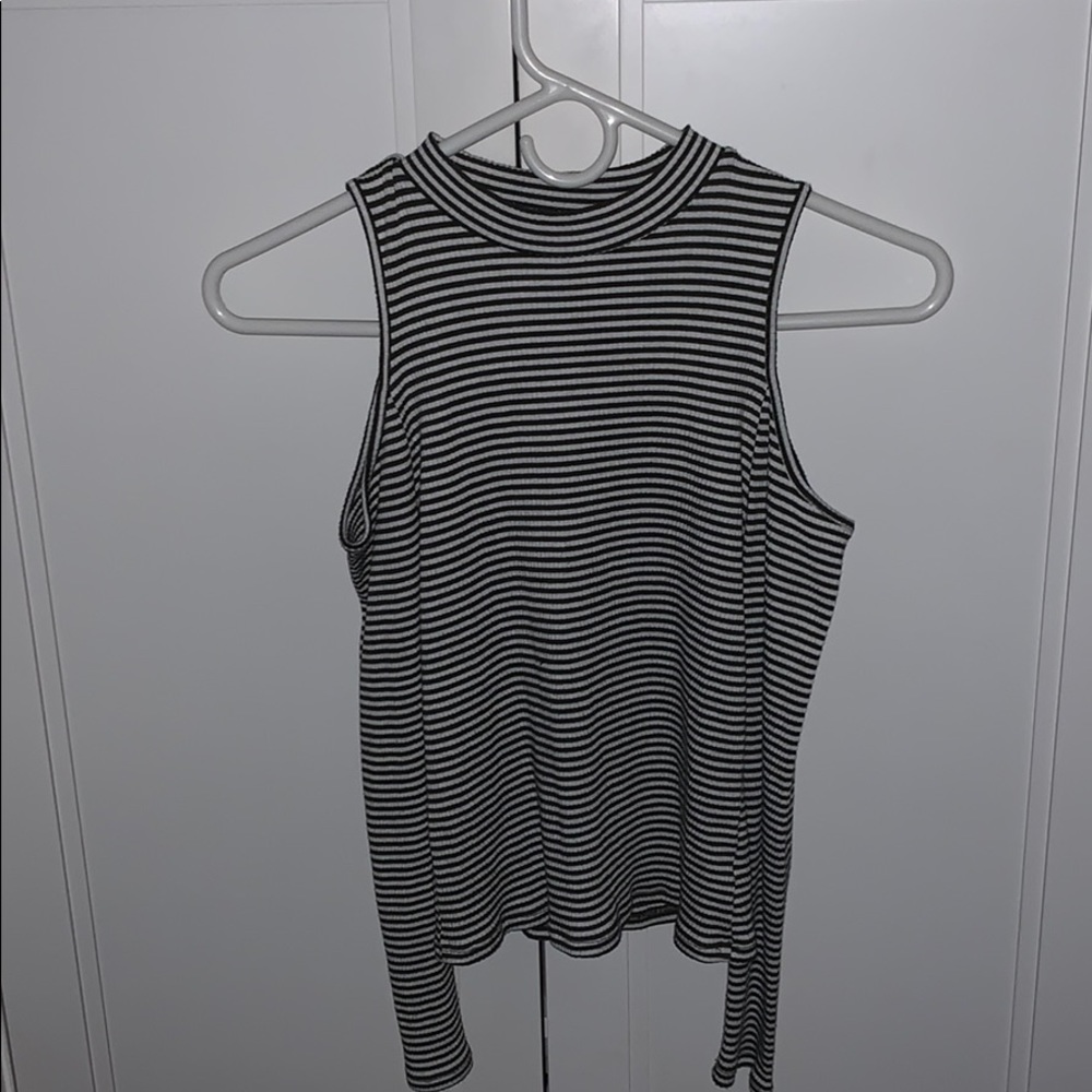 striped shoulder less shirt